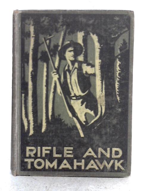 Rifle and Tomahawk von Mona Tracy