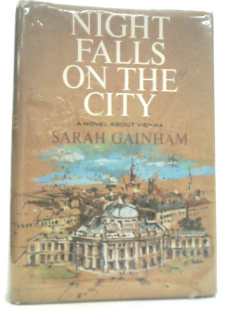 Night falls on the city von Sarah Gainham