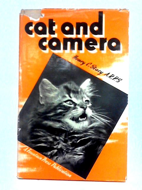 Cat and Camera von Henry C. Stacy