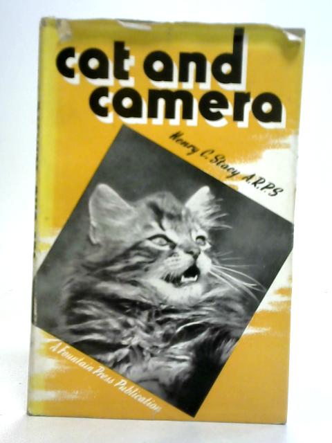 Cat And Camera von Henry Stacy