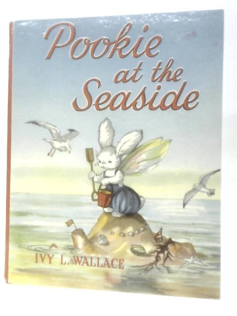 Pookie at the Seaside von Ivy L. Wallace